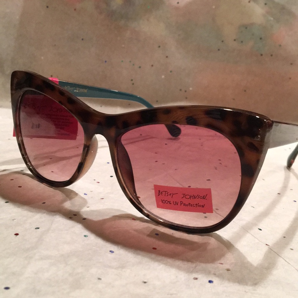 BETSEY JOHNSON TORTOISE/SEA-FOAM BLUE SUNGLASSES